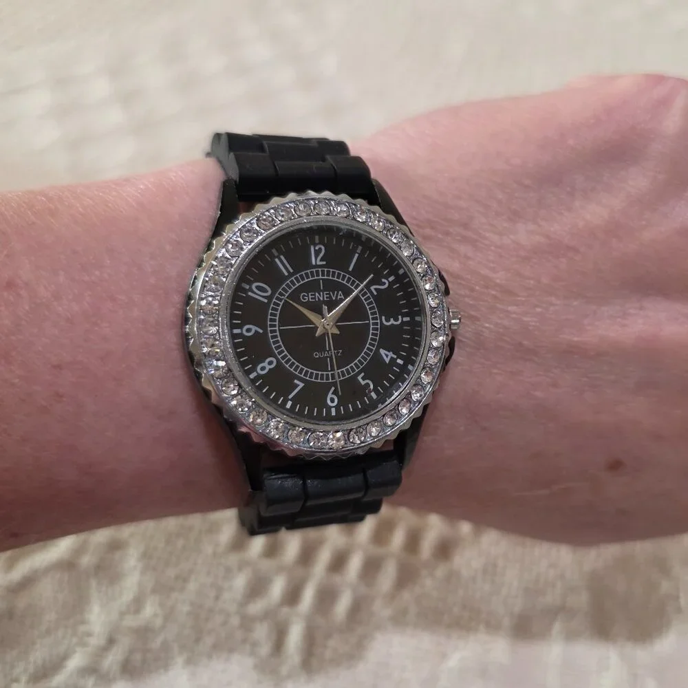Geneva Black Face Silver Crystal Accent Round Unisex Wrist Watch Silicone Band